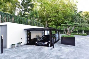 Aarding Car Lifts - BMW op Bemande Autolift IP1-CM MOB 2 Aarding Car Lifts - BMW op Bemande Autolift IP1-CM MOB 2