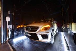 Aarding Car Lifts - BMW op Bemande Autolift IP1-CM MOB 27 Aarding Car Lifts - BMW op Bemande Autolift IP1-CM MOB 27