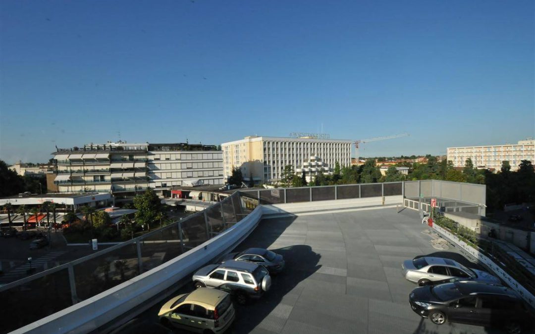Bemande Autolift voor Luxe Hotel in Italië